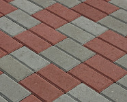 Фото укладки тротуарной плитки из двух цветов